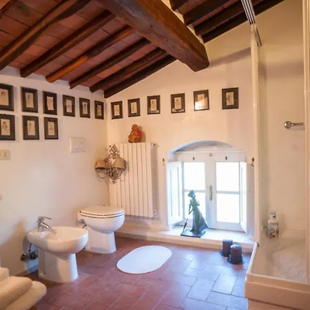 Alojamento de Acomodação e Pequeno-almoço Marinsky , Lucca *